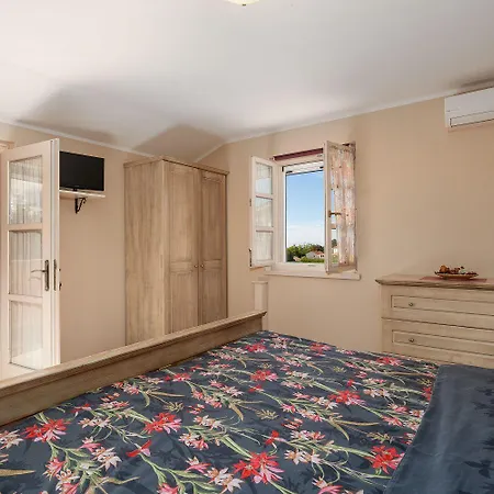 Bezaubernde Mit Meerblick, Jacuzzi, Babybett, Grill *