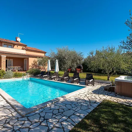 Bezaubernde Mit Meerblick, Jacuzzi, Babybett, Grill Hébergement de vacances *