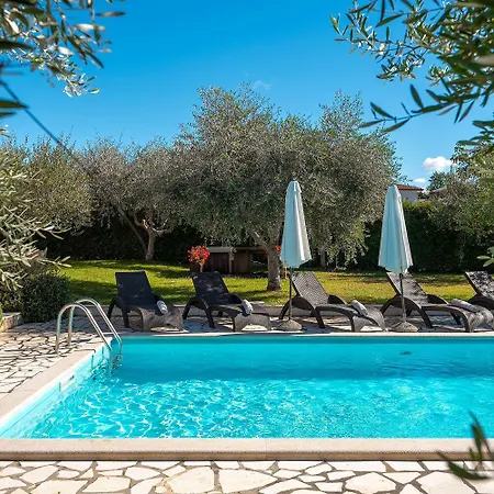 Bezaubernde Mit Meerblick, Jacuzzi, Babybett, Grill * Kaštelir