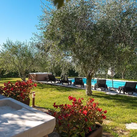 Bezaubernde Mit Meerblick, Jacuzzi, Babybett, Grill Hébergement de vacances Kaštelir